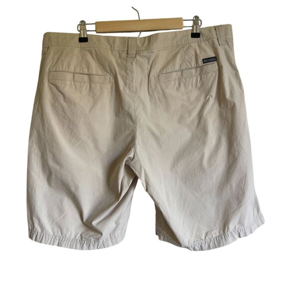 Columbia W38 L10 Cotton Shorts Men's Flat Front  Khaki Tan Chino 10" Inseam - Picture 2 of 9